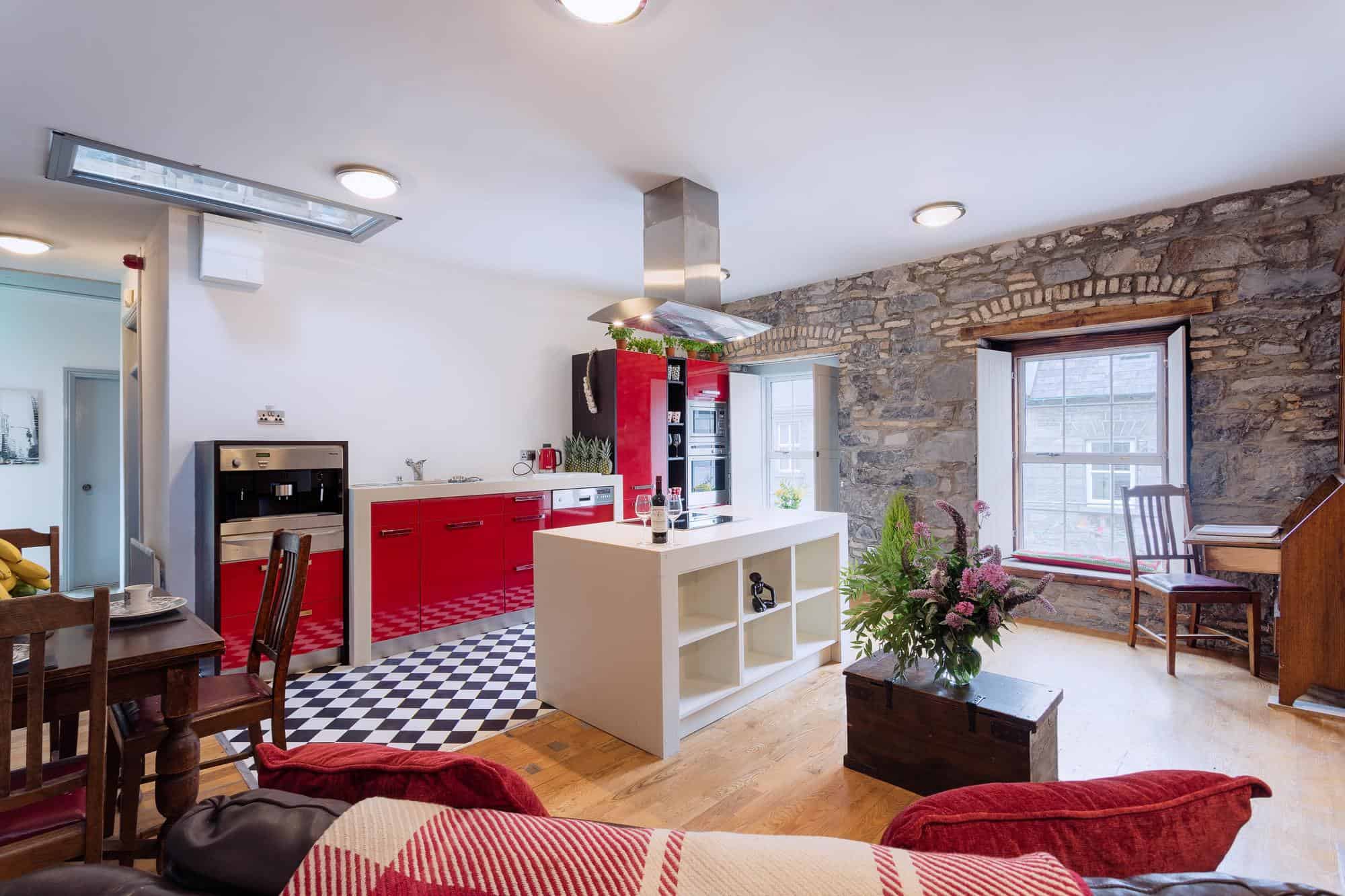 Modern History at Home, 5S Real Estate